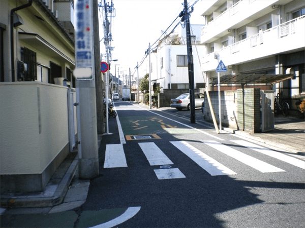 せまい道路